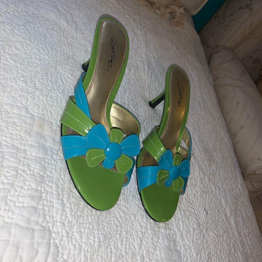 Sandals - Picture 3 of 3